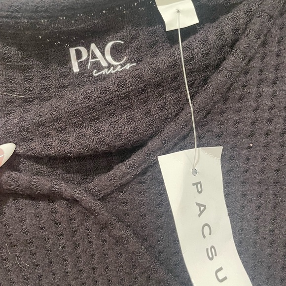 Pacsun black long sleeve top. Adjustable length. - Picture 2 of 2